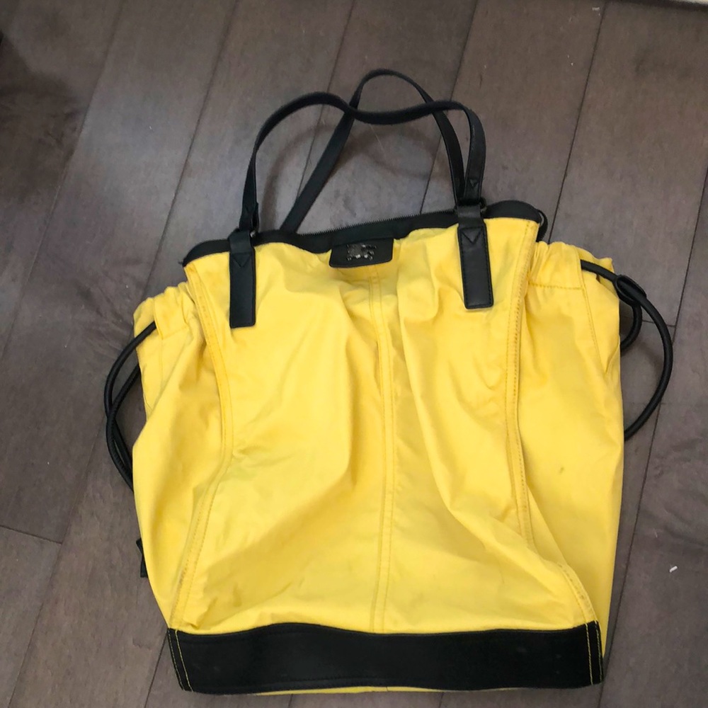 Burberry tote